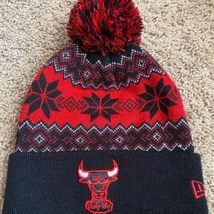 Bulls beanie with poof